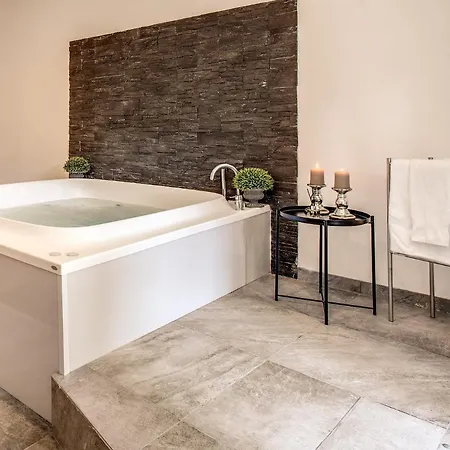 Nyaraló Yh Jacuzzi Loft